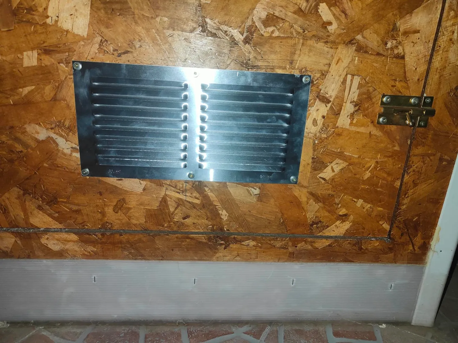 Amig 250x250 mm Griglia di Ventilazione Bianca Alluminio