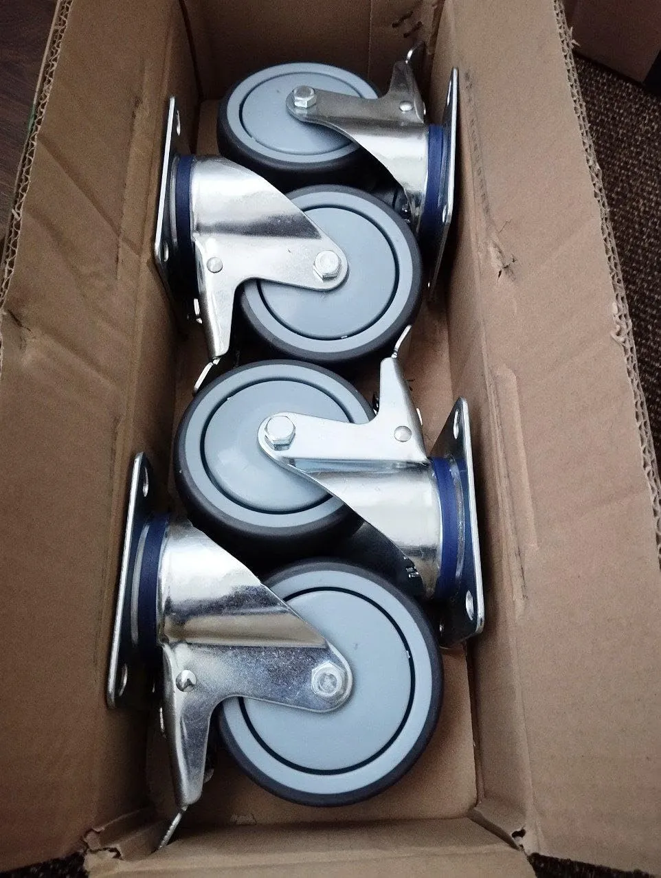 Amig Set 4 Ruote con Freno Piastra 100 mm 110 Kg Gomma
