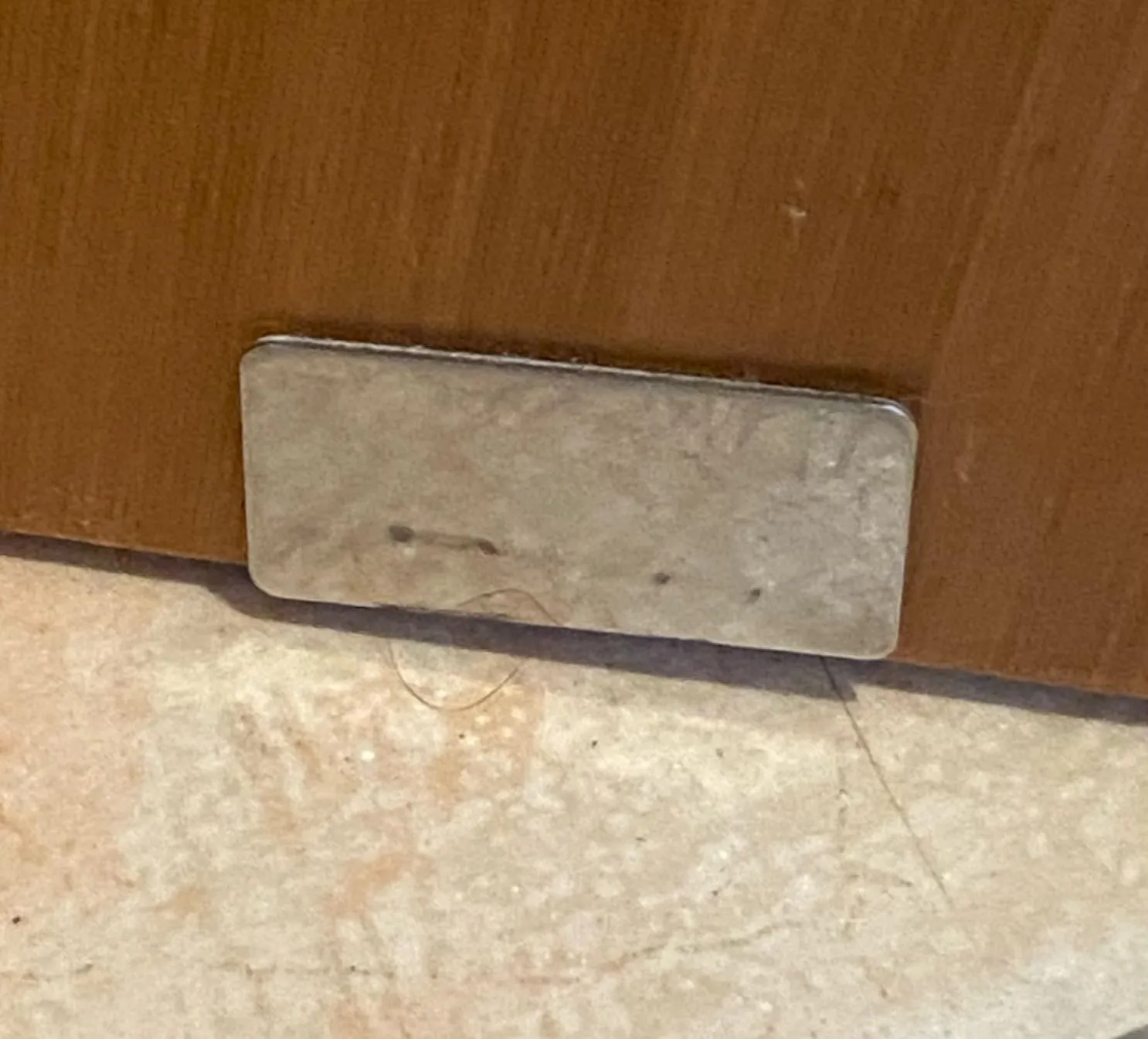Amig fermaporta magnetico adesivo 48x25 mm faggio