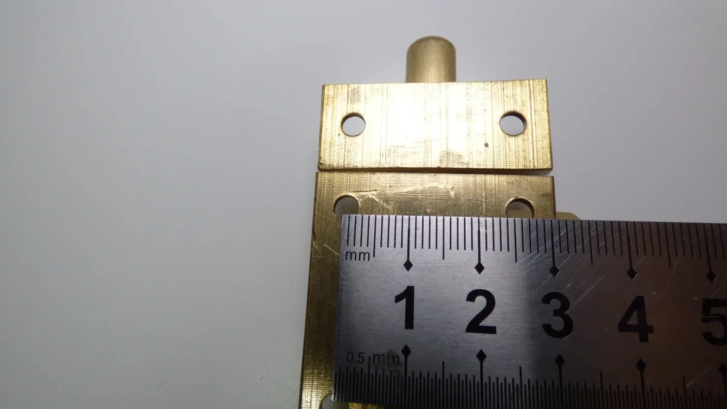 Amig 700 chiavistello ottone 40x37 mm compatto