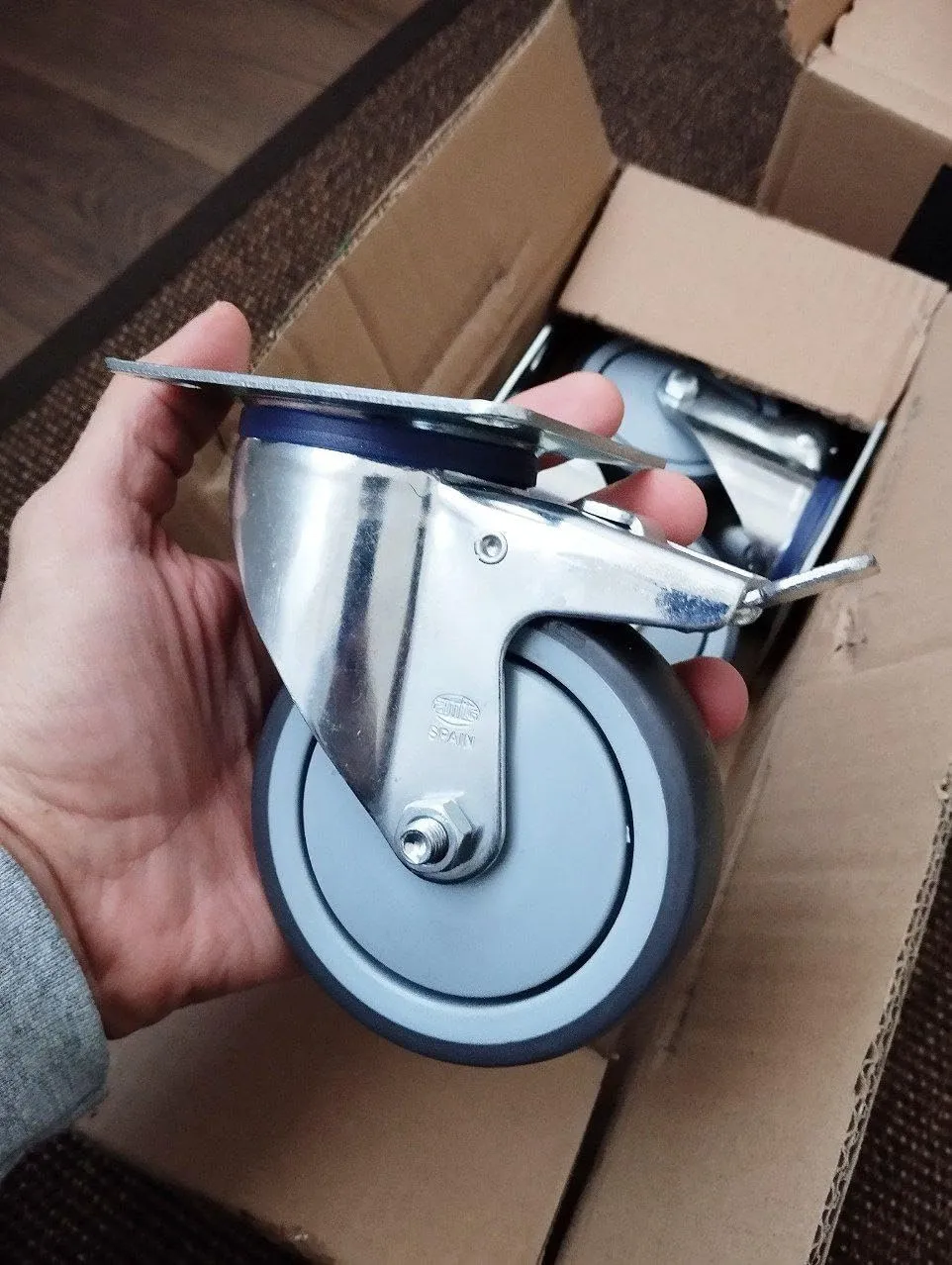 Amig Set 4 Ruote con Freno Piastra 100 mm 110 Kg Gomma