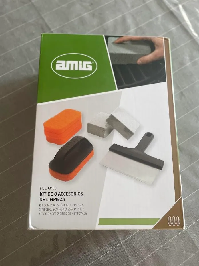 Amig AM22 Kit 8 Accessori Pulizia Barbecue con Raschietto