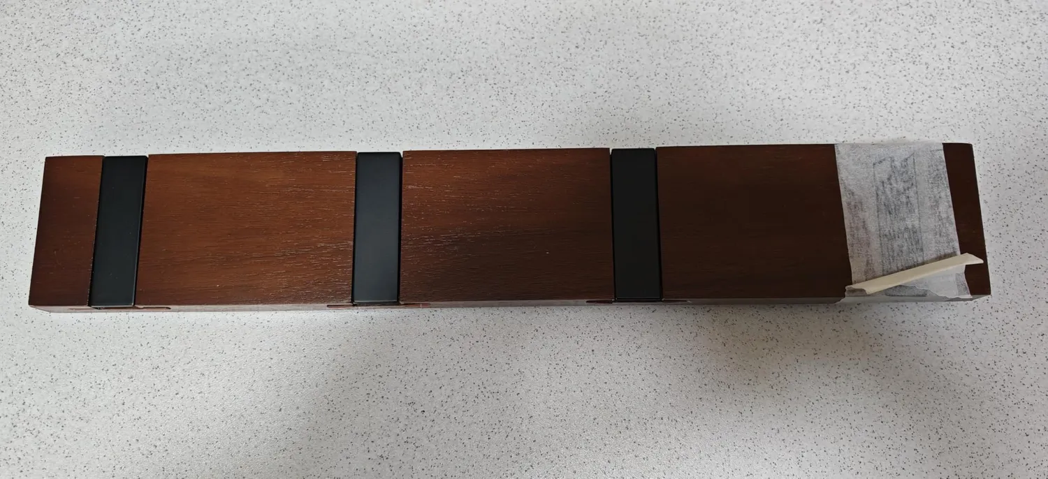 Amig CM39 Appendiabiti Muro Legno 420x70 mm