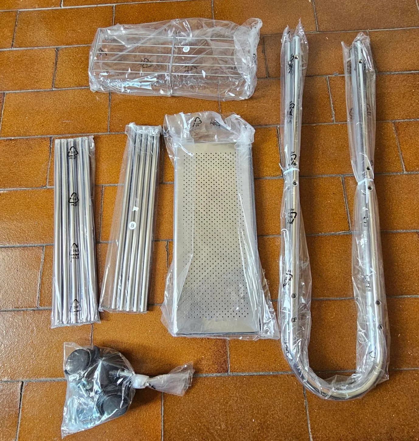 Amig Brisa carrello bagno stretto 3 ripiani con ruote