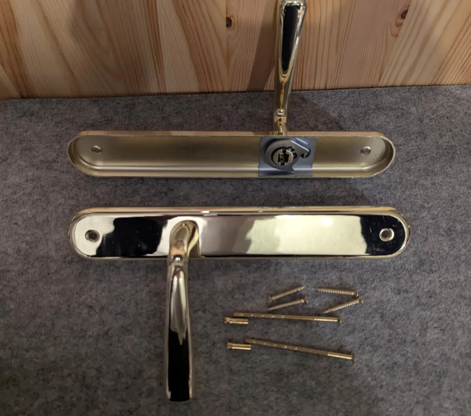Amig 252 coppia maniglie per porte ottone verniciato