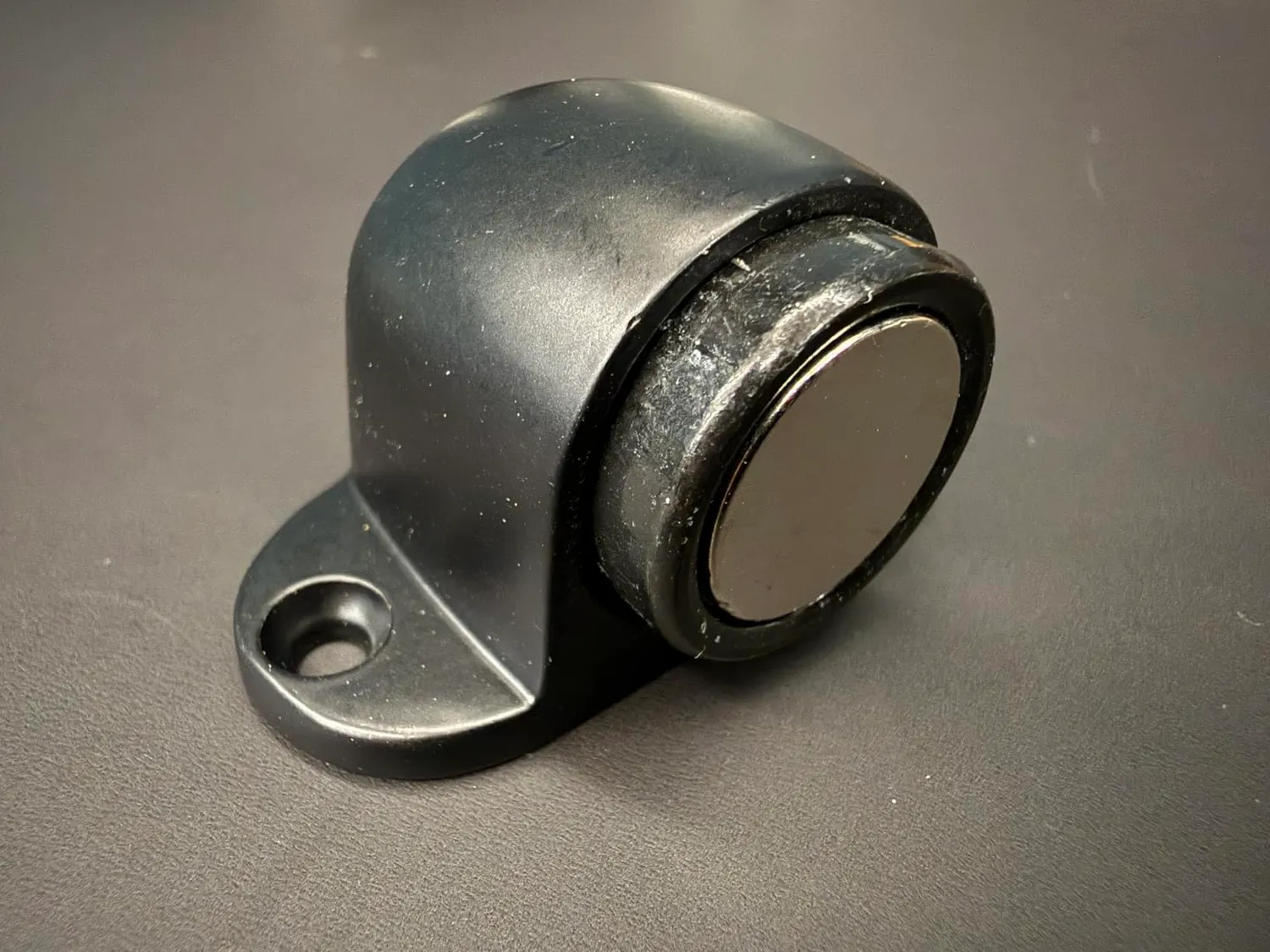 Amig Fermaporta Magnetico Pavimento Zamak Nero 44x40 mm