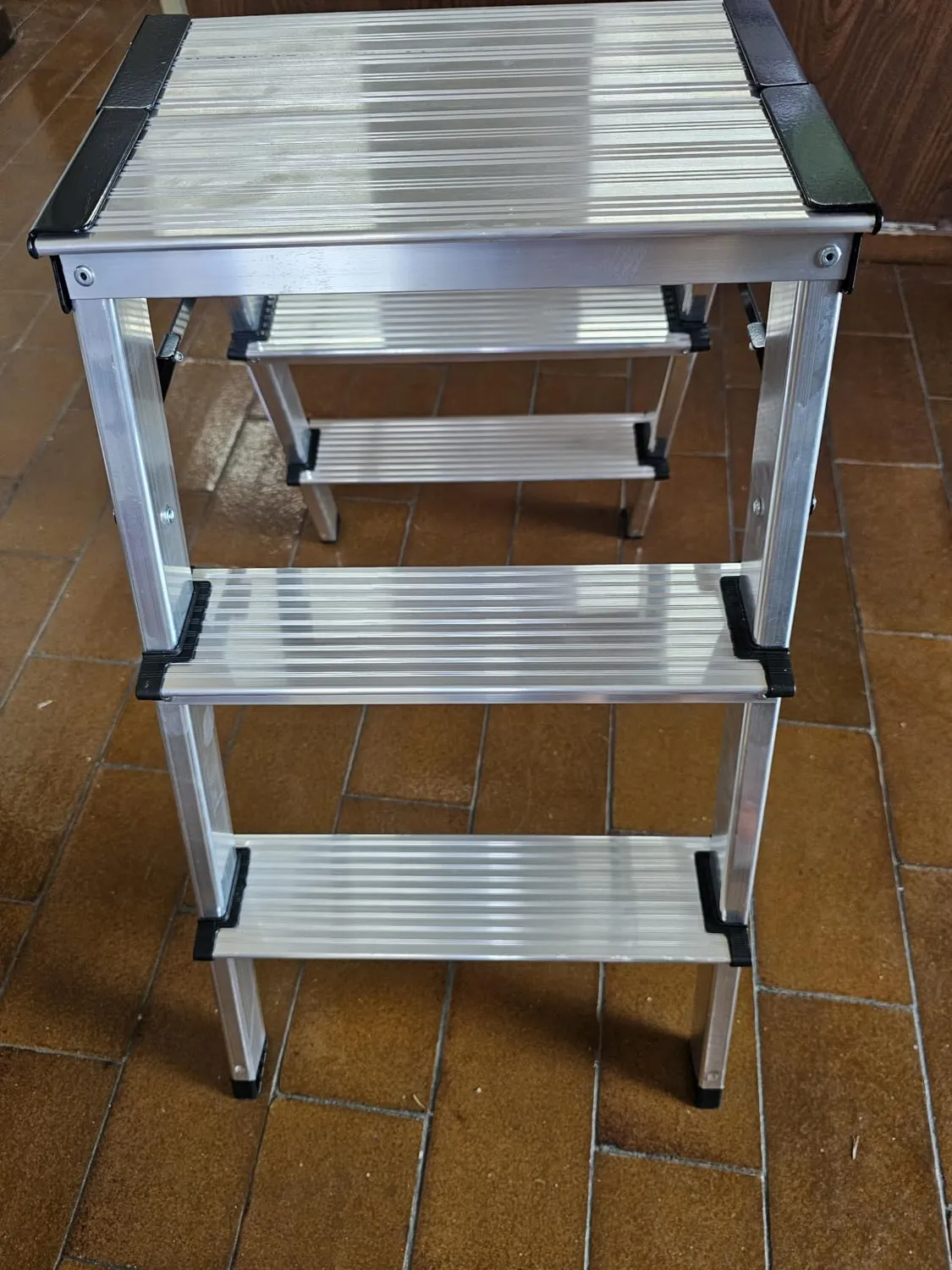 Amig sgabello pieghevole alluminio 2 gradini 39x44 cm
