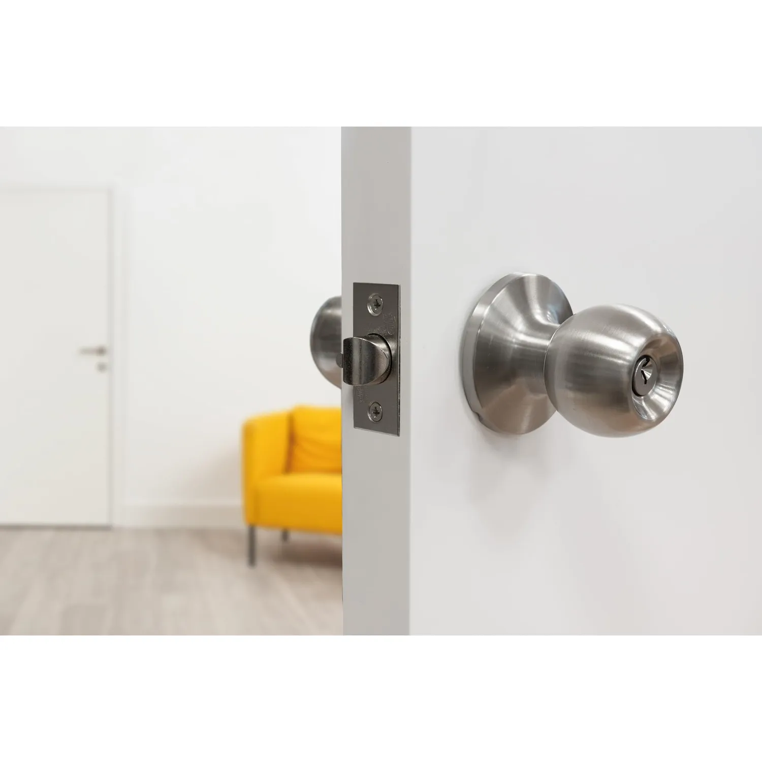 Amig 11161 pomello porta cromo opaco con chiave