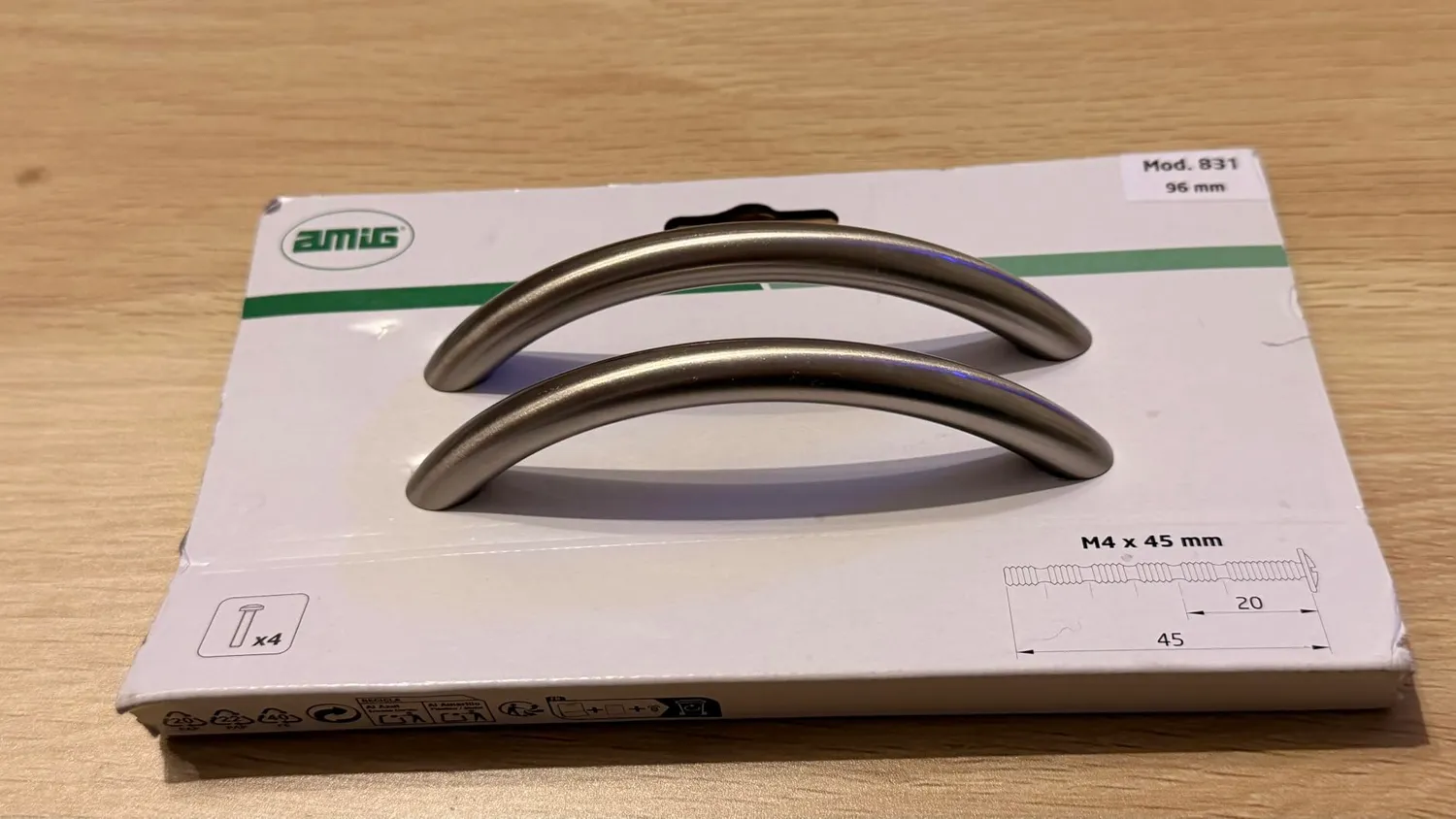 Amig 831 maniglia mobili 96 mm nichel spazzolato 2 pezzi
