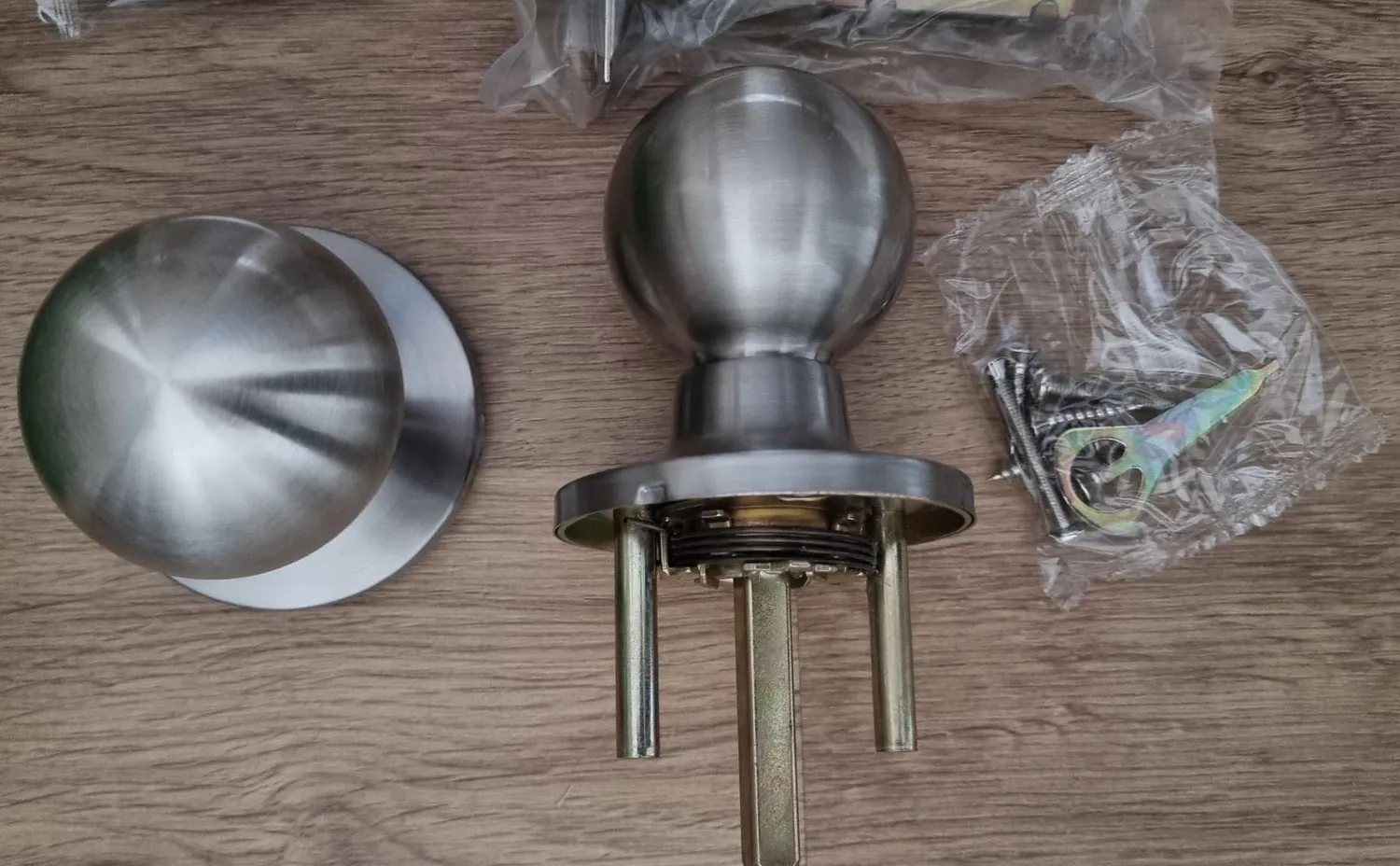Amig 60/70 mm pomello sfera porta interna argento opaco