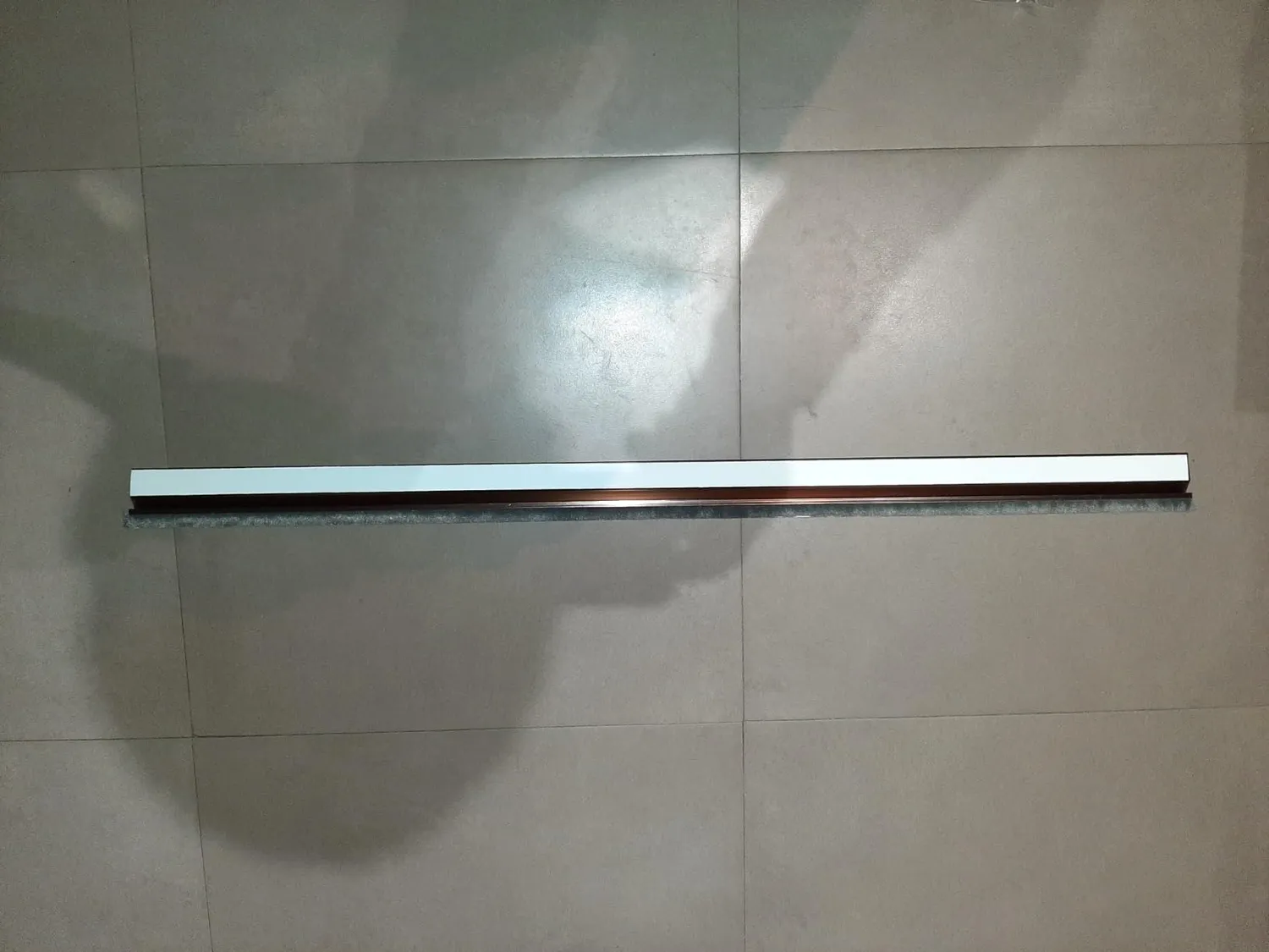 Amig Paraspifferi Adesivo Porte Oro 1000 mm Alluminio